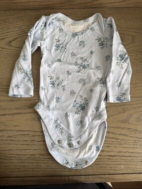 Bunchels Baby & Kids White Floral Long-Sleeve Bodysuit